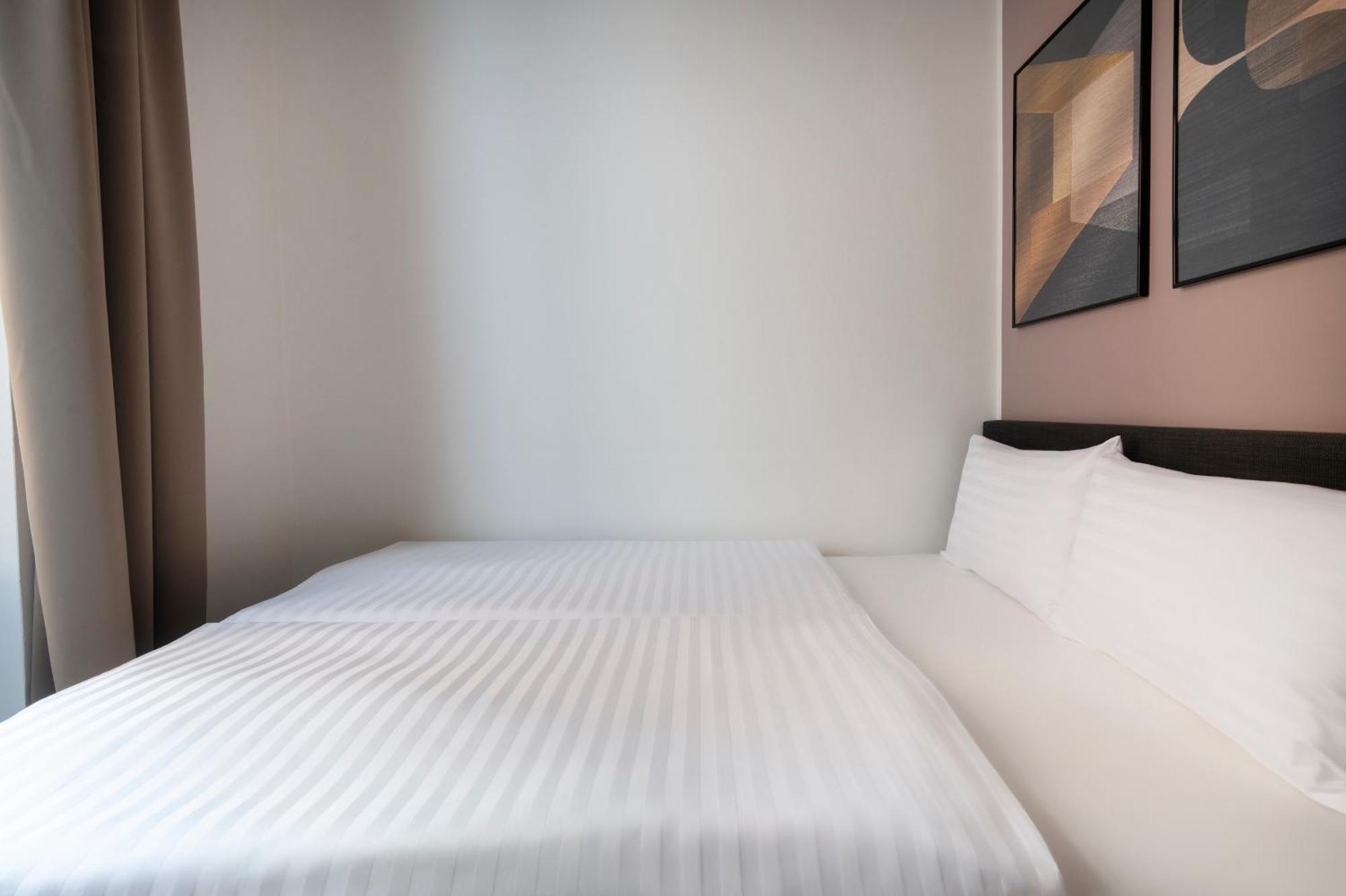 Bohemian Dreams Apartments And Suites By Dwellfort Prague Room photo